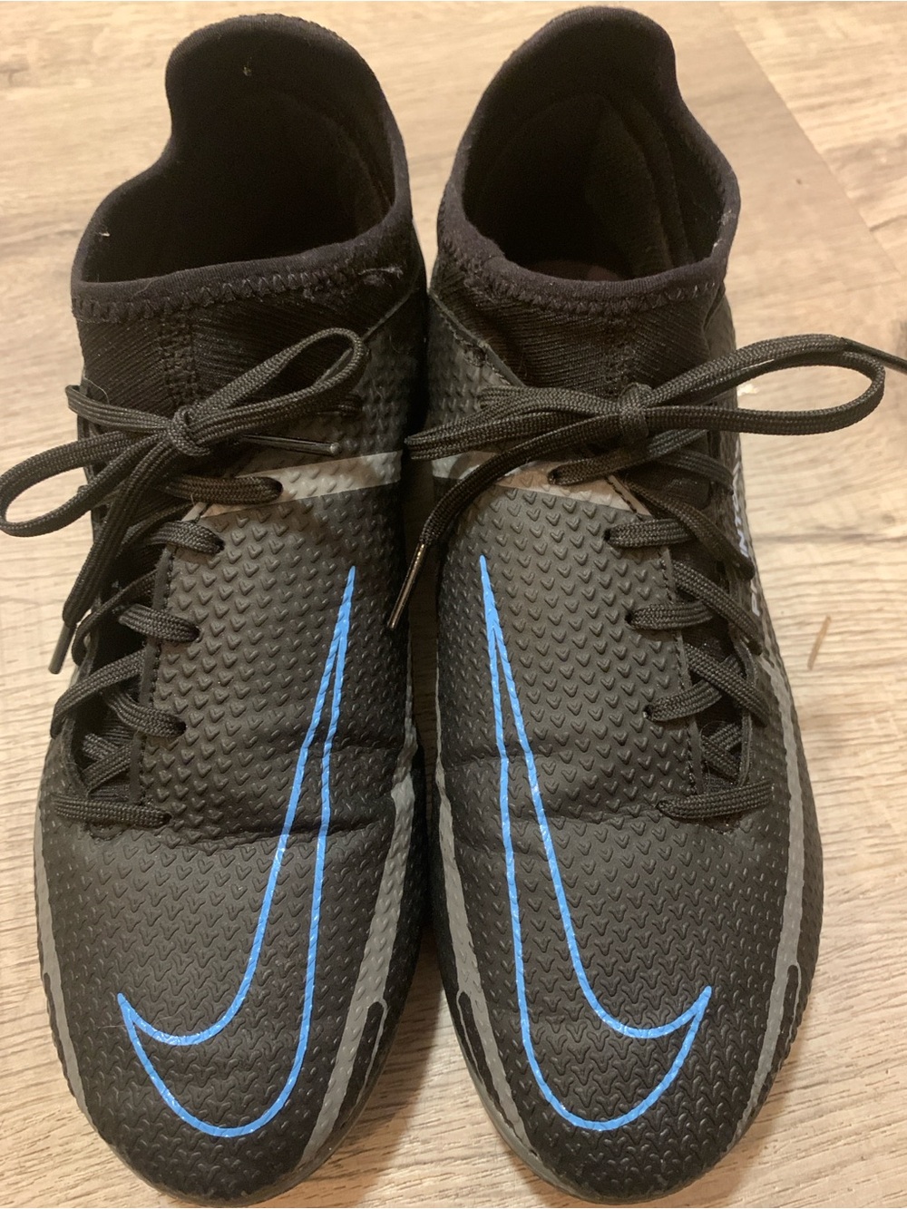 Nike Phantom GT Size 6.5 Soccer indoor turf Black Grey Blue DC0800